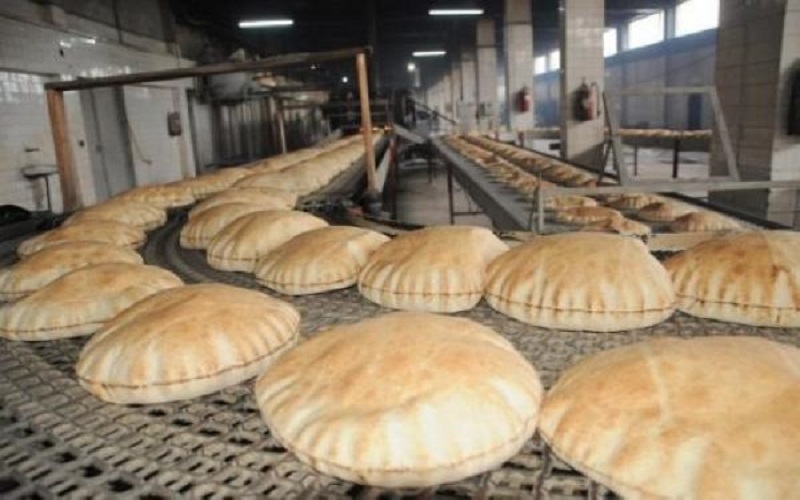 ضبط مخبز يبيع بأعلى من السعر