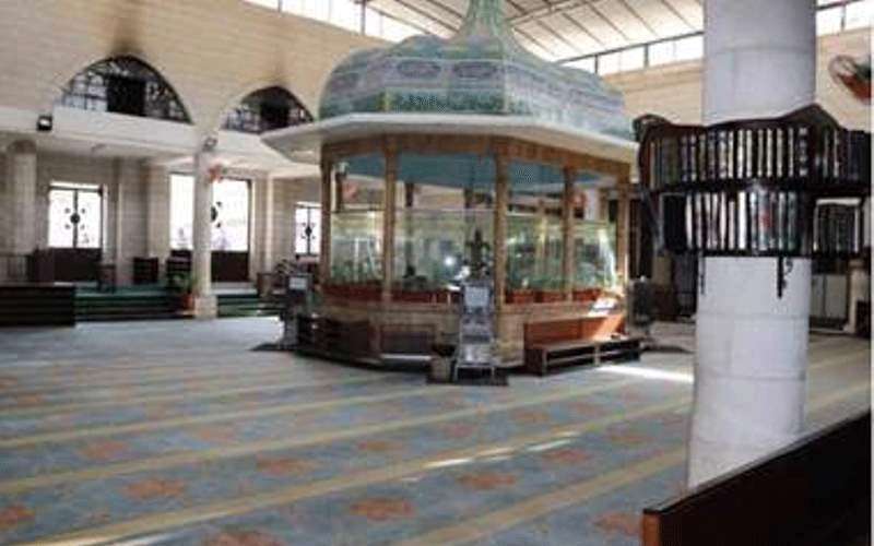 انهيار القبة السماوية في المسجد الحسيني