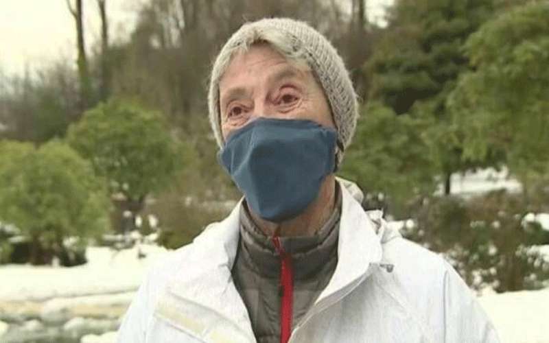 تسعينية تقطع 10 كم مشيا على