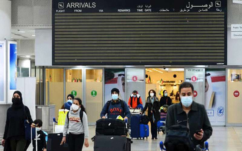 الكويت تلزام جميع القادمين من الدول