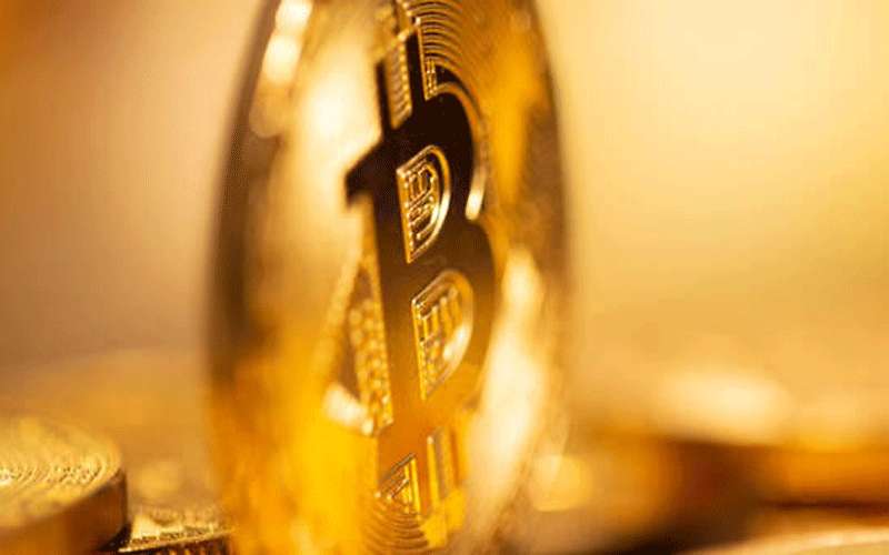 بيتكوين تتجاوز 56 ألف دولار