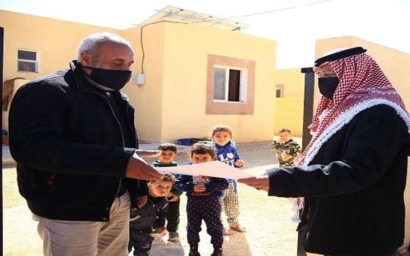 العيسوي يسلم 35 مسكنا لأسر عفيفة