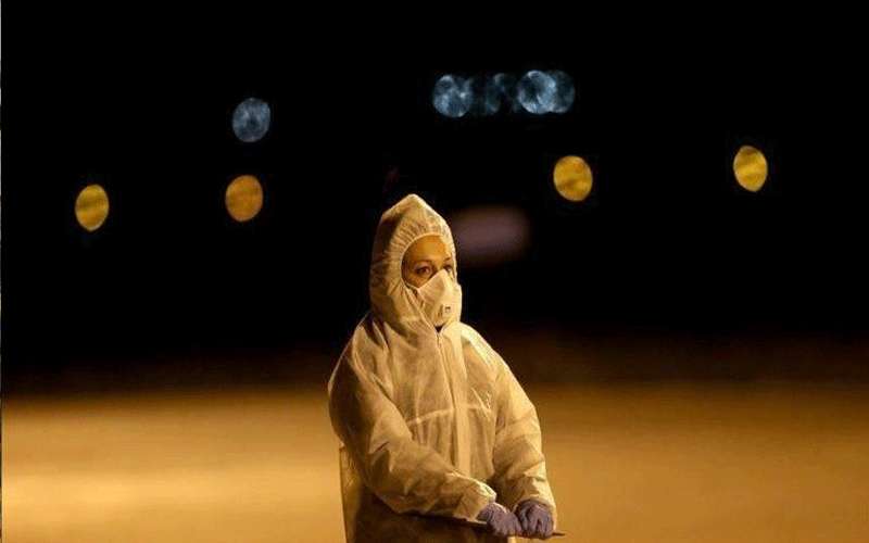 كندا تمدد الإغلاق في عدة مناطق
