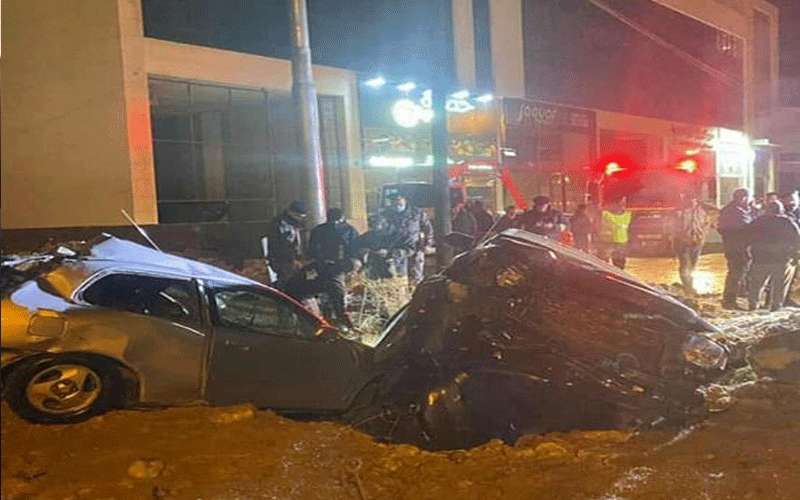 وفاة بحادث تصادم 3 مركبات في