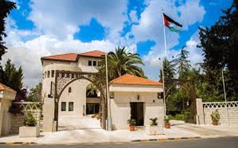 الحكومة تنفي زيادة رواتب مجلس مكافحة