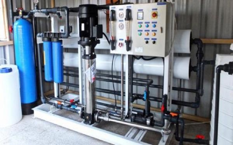 إغلاق 10 محطات تحلية مياه في