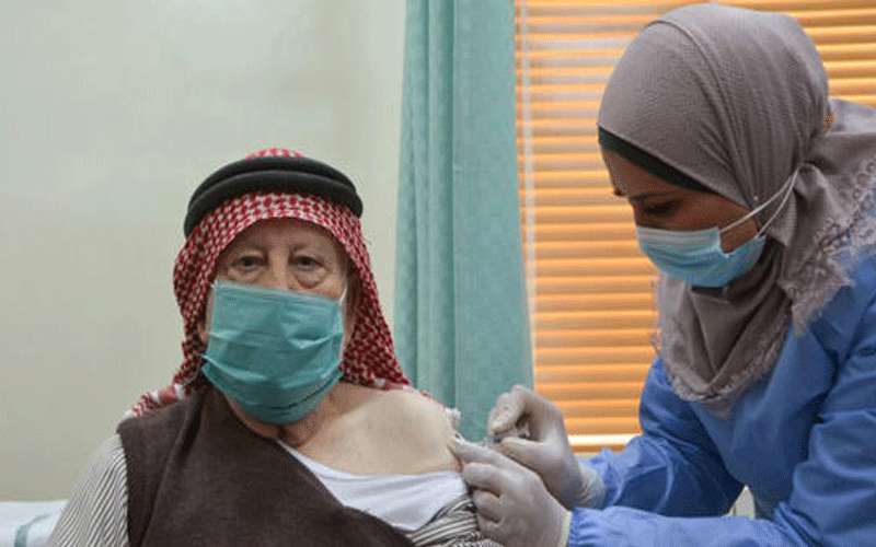 مطالب باستغلال الحظر للتطعيم بلقاح كورونا