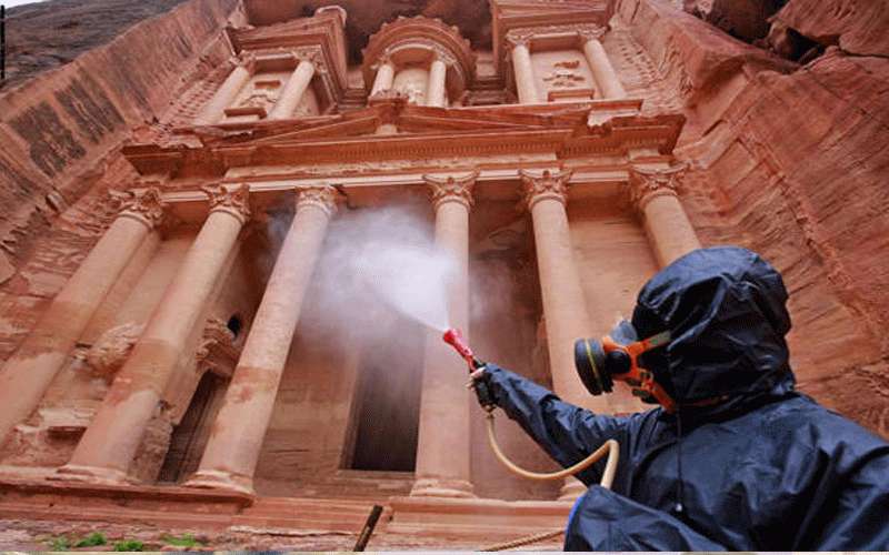 شبح الإغلاق التام يخيم على مكاتب