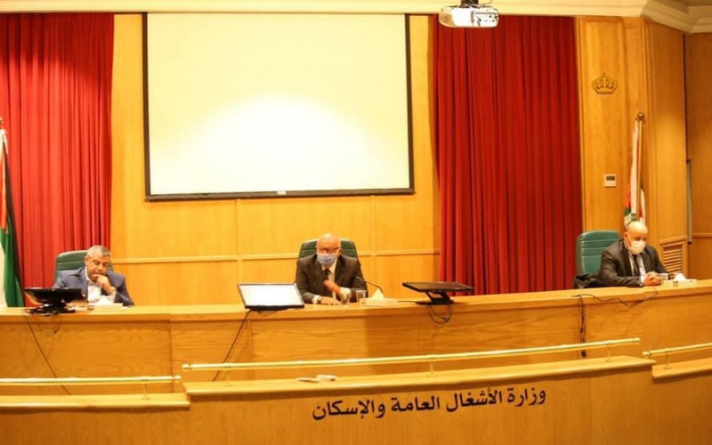 وزارة الأشغال تبحث في مخرجات زيارة