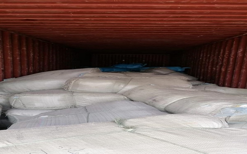 الجمارك تحبط تهريب ألبسة