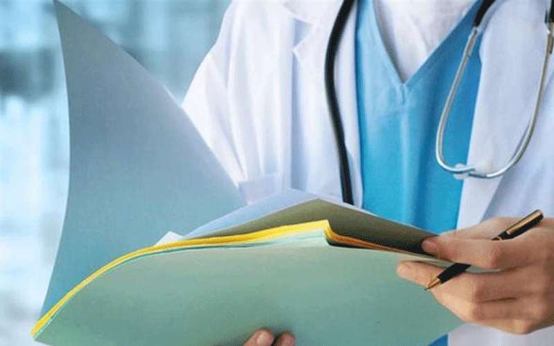 نقابة الأطباء تنهي النظر في 463