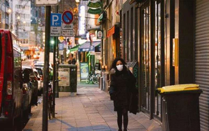 ألمانيا تمدد الإغلاق حتى نهاية الشهر