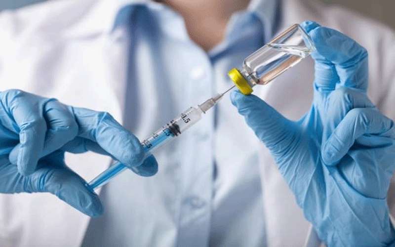اطباء يشكون تأخر تلقيهم لقاح كورونا