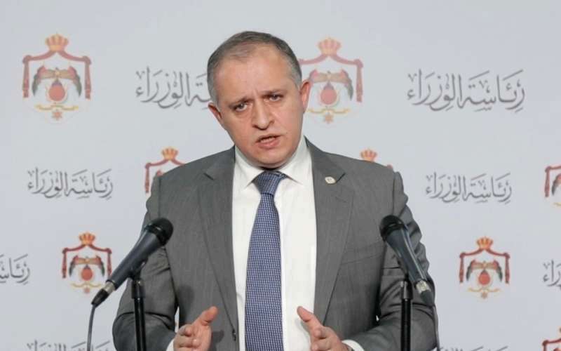الحكومة توضح حول استقالة معن القطامين
