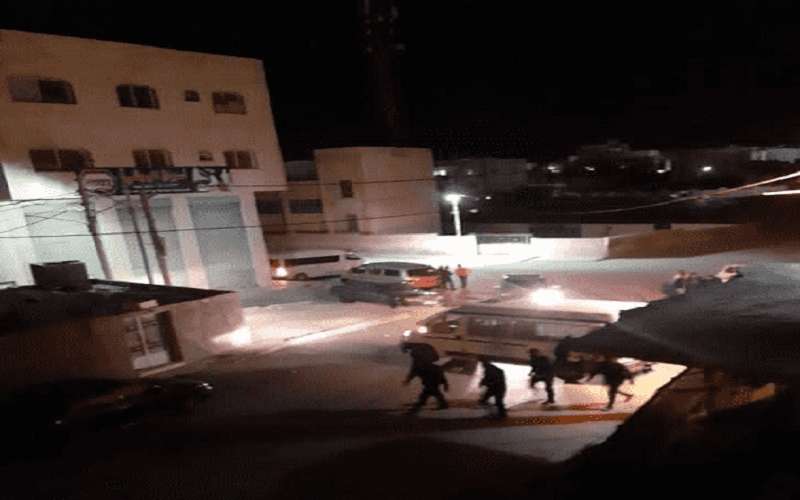 إصابة شخص بعيار ناري بمشاجرة في