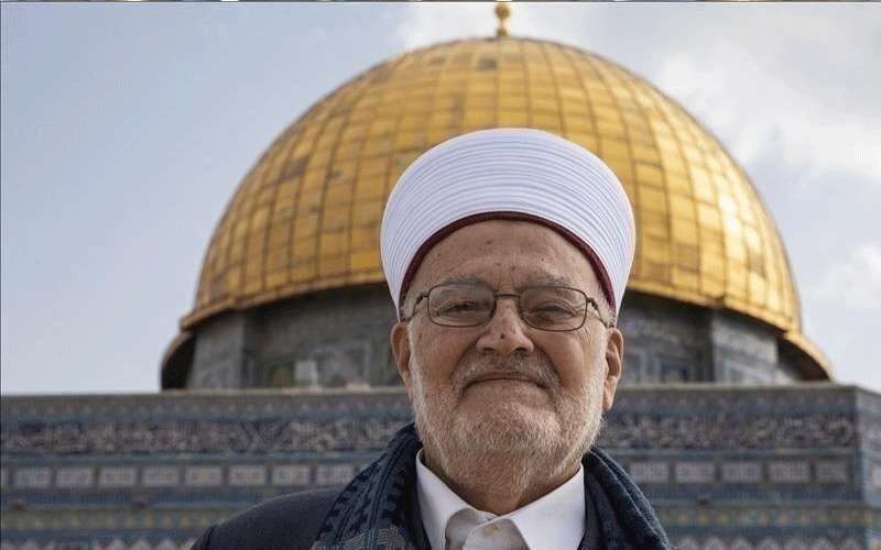 الاحتلال يعتقل خطيب الأقصى