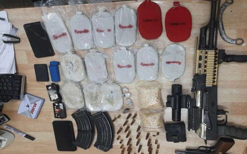 ضبط 4 مروجي مخدرات في عمان