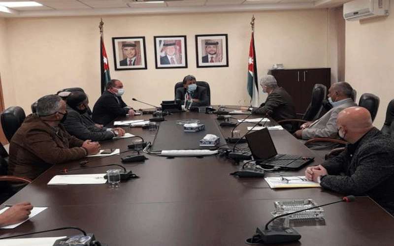 وزير النقل يدعو لزيادة الرقابة على