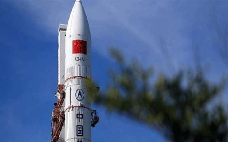 الصين تطلق صاروخا حاملا للأقمار الصناعية