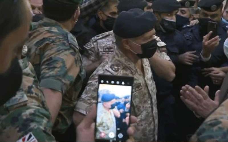 الملك يشكل لجنة عسكرية برئاسة الوهادنة
