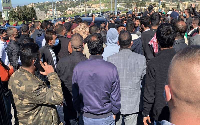 4 مدعين عامين بمستشفى السلط وتوقيف