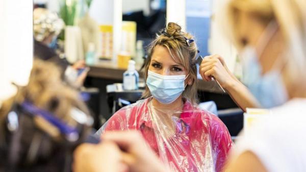 قبيل الإغلاق .. الإيطاليون يهرعون إلى