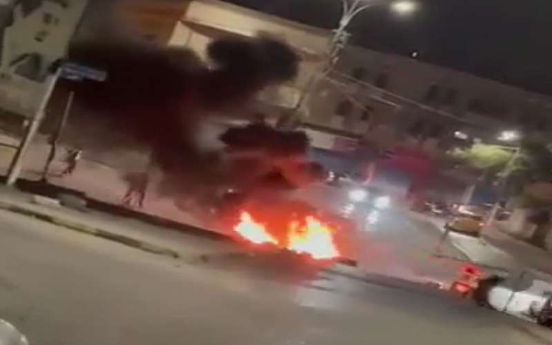 الزرقاء: محتجون يغلقون طريقا في عوجان