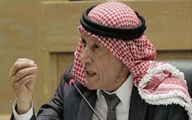 العرموطي يطالب باستقالة وزراء