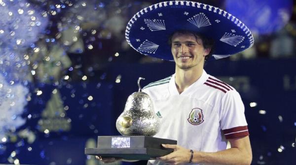 زفيريف يهزم تسيتسيباس ويتوج بلقب بطولة