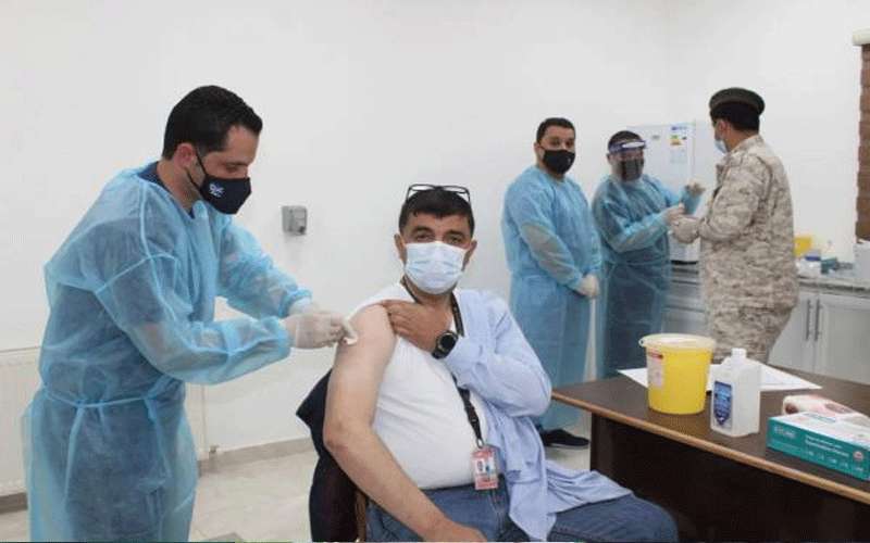 الملكية تبدأ اعطاء لقاح كورونا لموظفيها