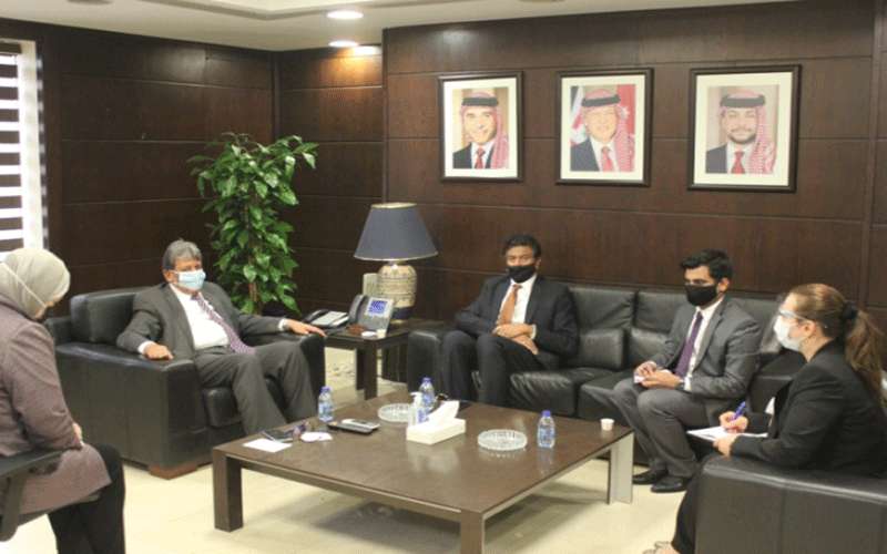 عزايزة يدعو رجال أعمال الهند للاستثمار