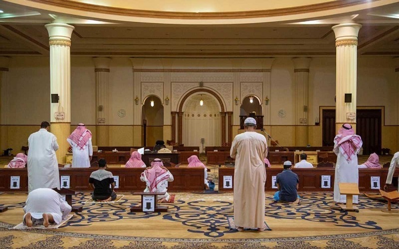 السعودية.. إغلاق 11 مسجدا في 4