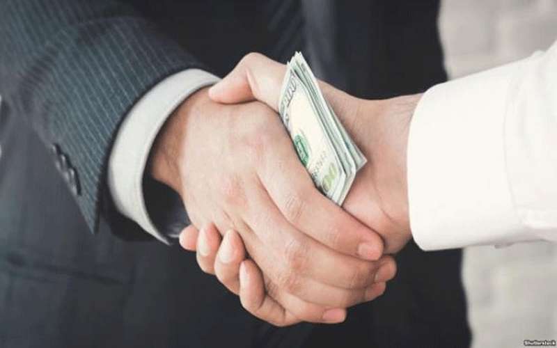 مكافحة الفساد: توقيف موظف بلدية الزرقاء