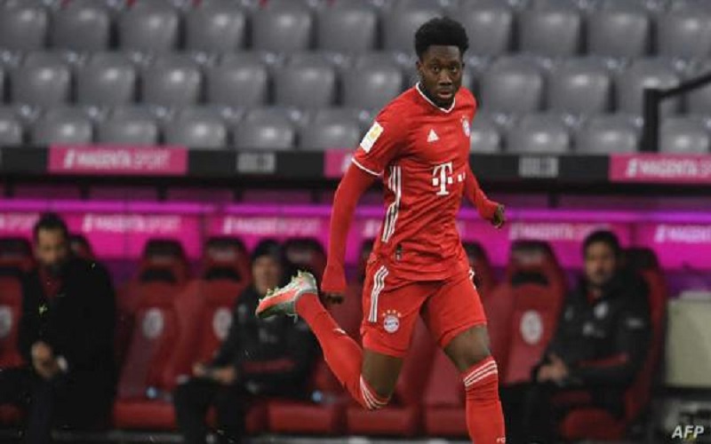 لأول مرة .. لاعب كرة قدم