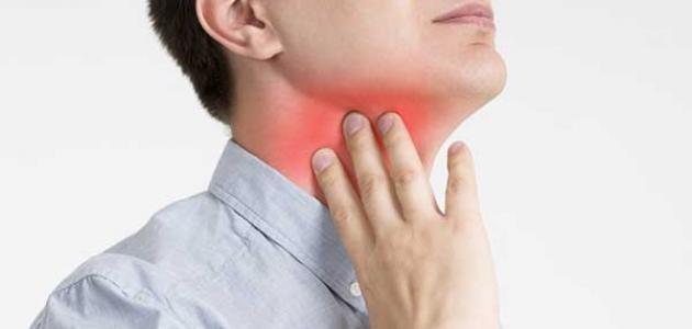 علامات ومؤشرات تنذر بسرطان الحنجرة