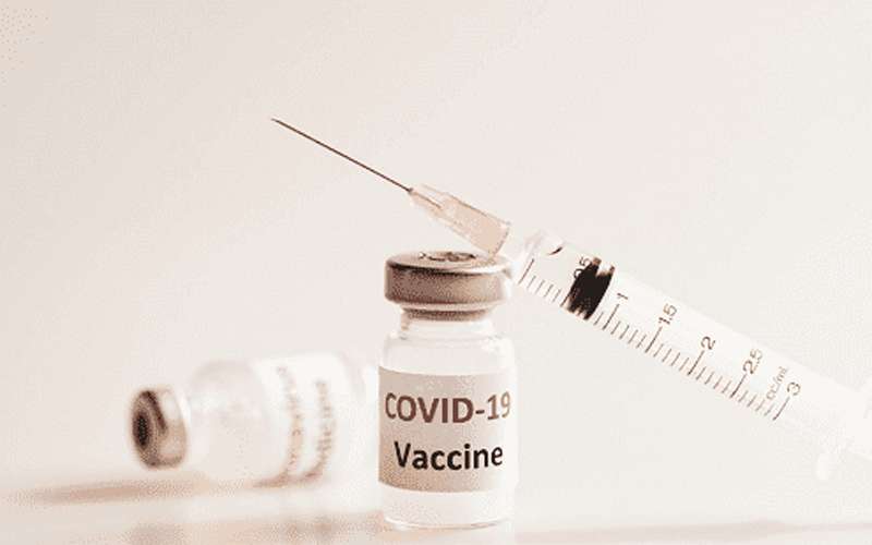 الإمارات الثالثة عالميا بتطعيم السكان