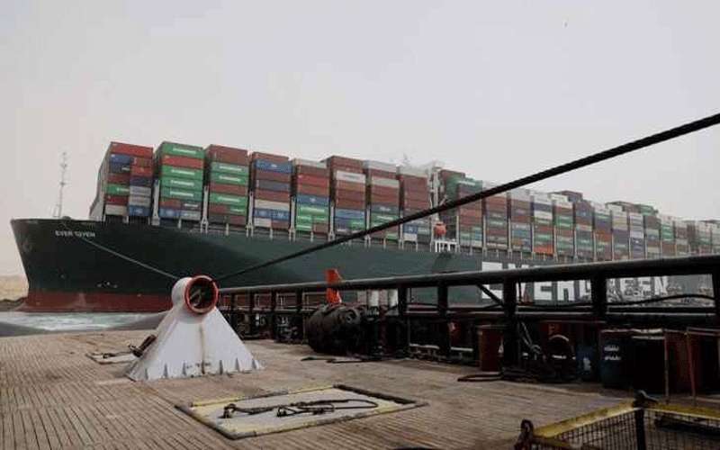 مستوردات أردنية عالقة بانتظار تحرير ناقلة