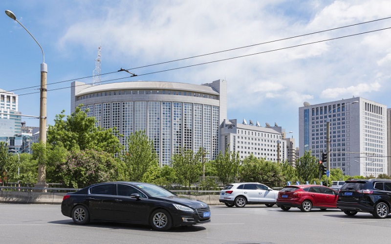 عقوبات صينية على شخصيات وكيان من