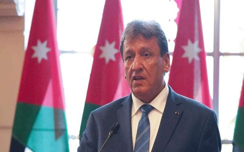 عزايزة يقدم استقالته من رئاسة الوحدات