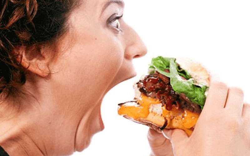 أطعمة تساعدك على التحكم بشراهة الطعام