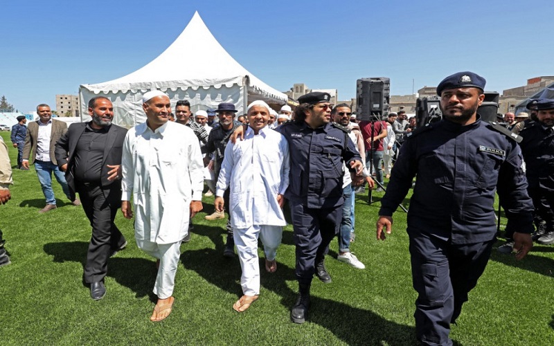 قوات بغرب ليبيا تطلق سراح عشرات