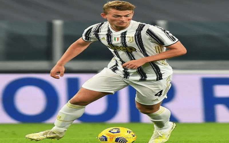 برشلونة يقحم دي ليخت في مفاوضات