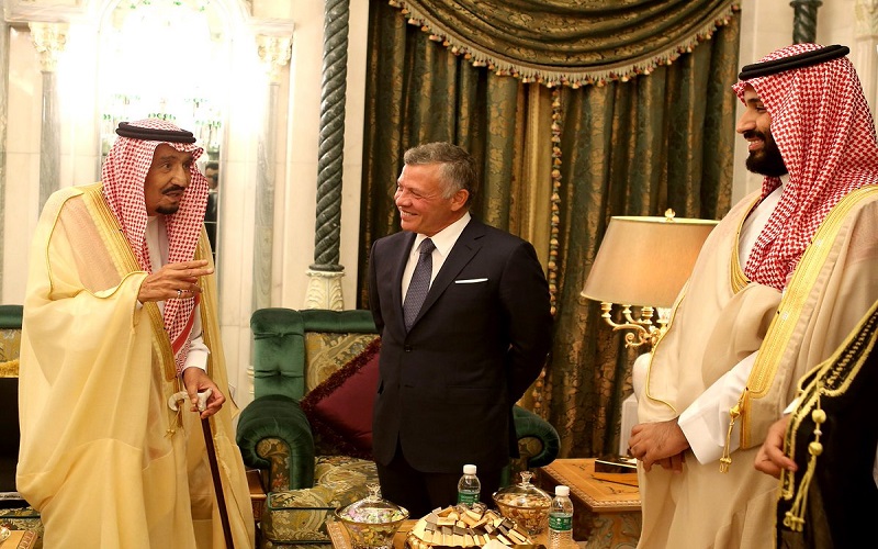 الملك سلمان: نقف بجانب الأردن ونساند