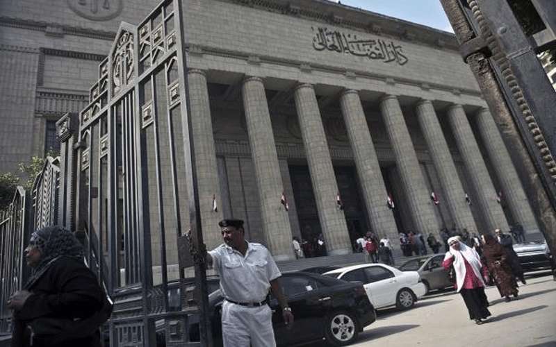 قاض مصري يغرم نفسه 500 جنيه