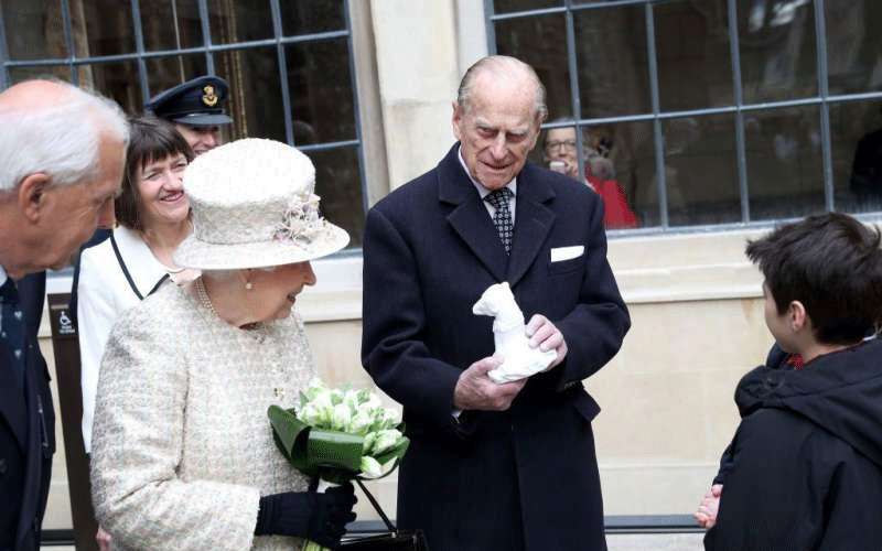 قصر بكنجهام يعلن وفاة الأمير فيليب