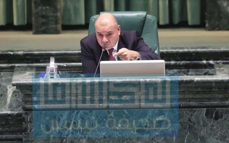 العودات يدعو النواب للقاء خاص مع