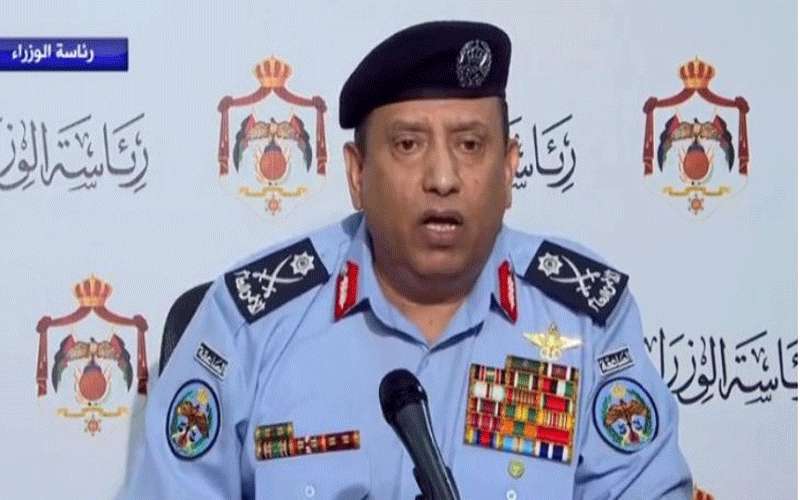 نؤدي التحية على الطريقة العسكرية للباشا