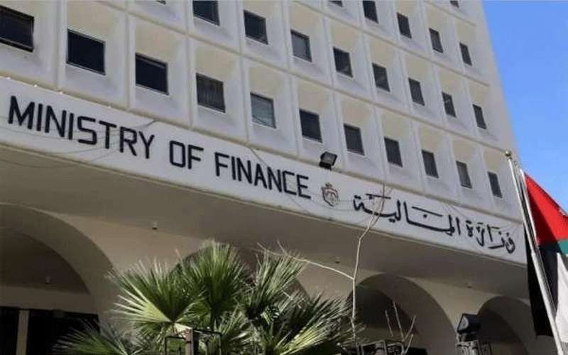 المالية: حزمة الحكومة تشمل رواتب المنسبين