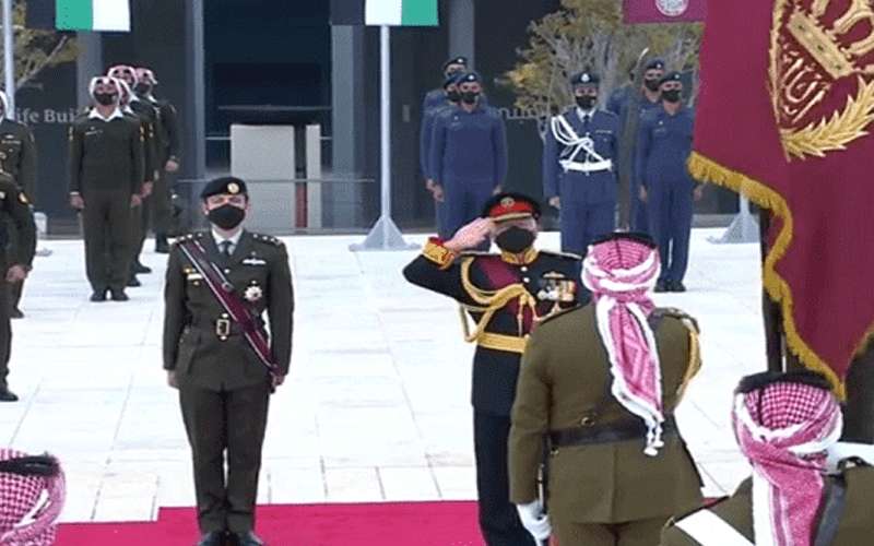 الملك وولي العهد يزوران صرح الشهيد