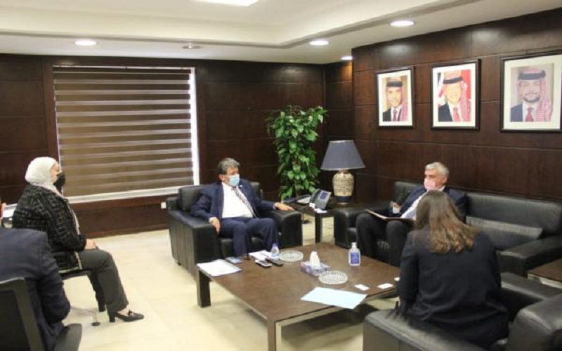 عزايزة يؤكد اهمية تعزيز التعاون بمجال